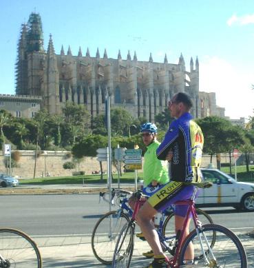 devant la Cathédrale de Palma !!