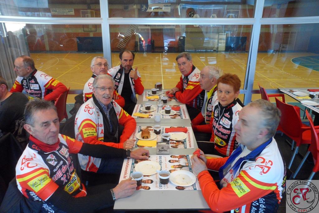 Autour des tables